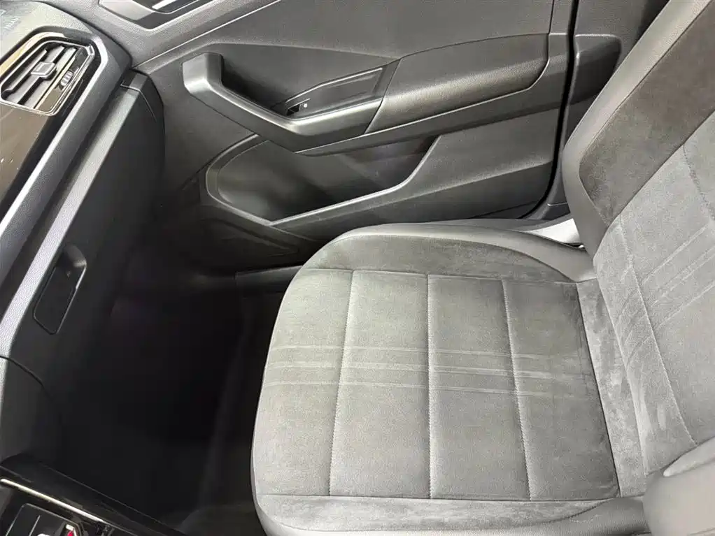 Volkswagen T-ROC 2021 280TSI DSG 4WD Luxury Connected фото 13