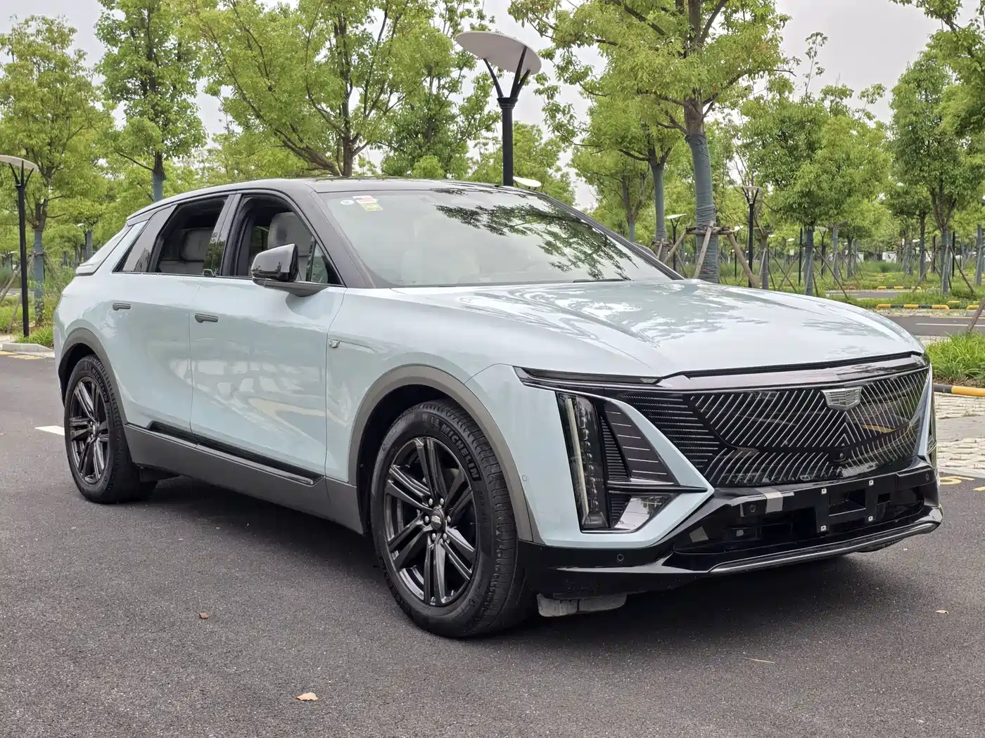 Cadillac IQ Rui Ge 2022 RWD Long Range Luxury Edition фото 3