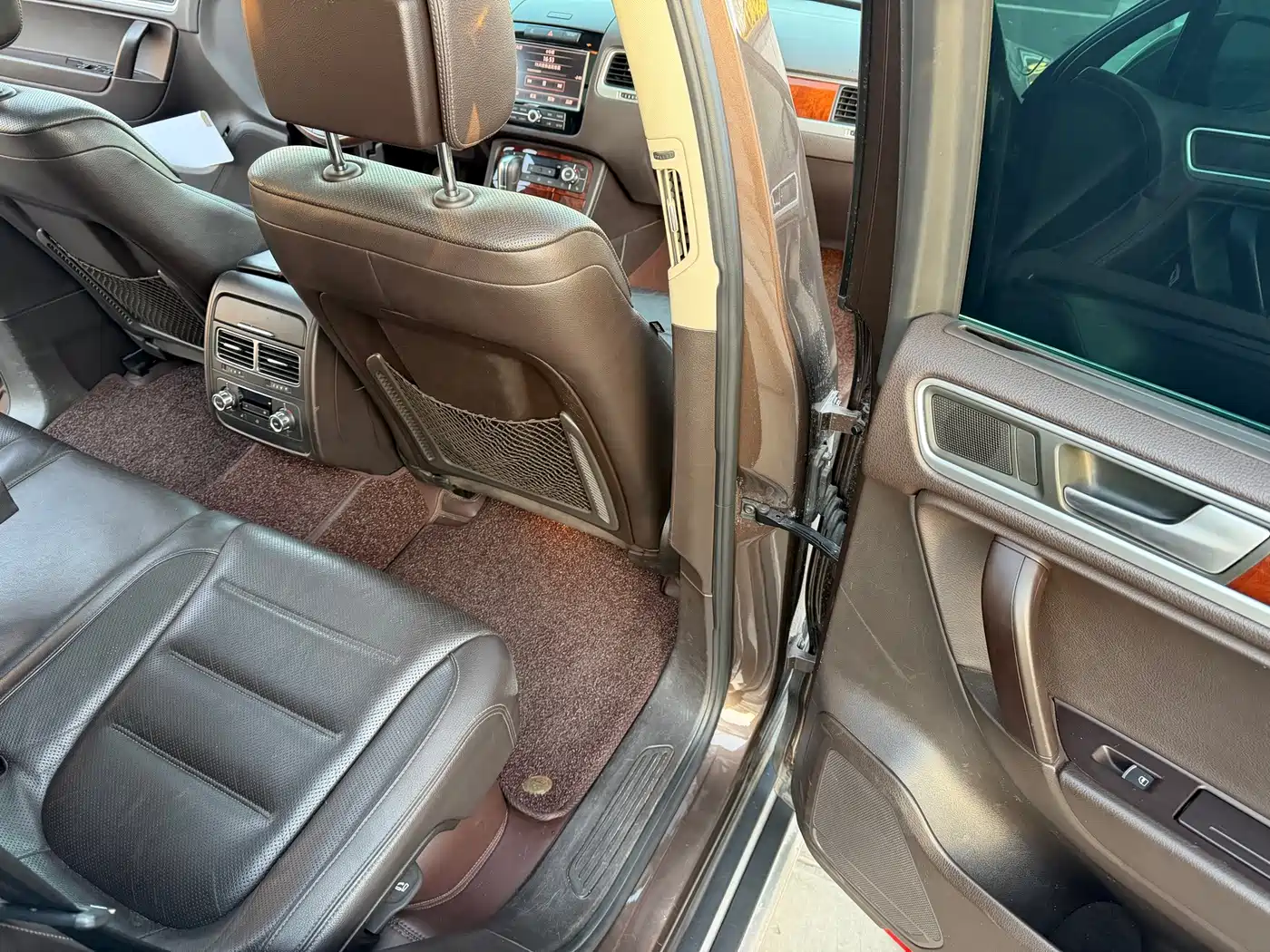 Фото 4 - Volkswagen Touareg