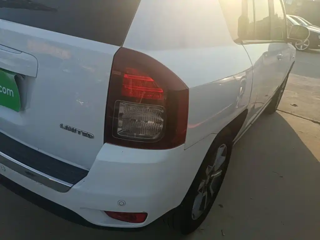 Фото 8 - Jeep Compass (Import)
