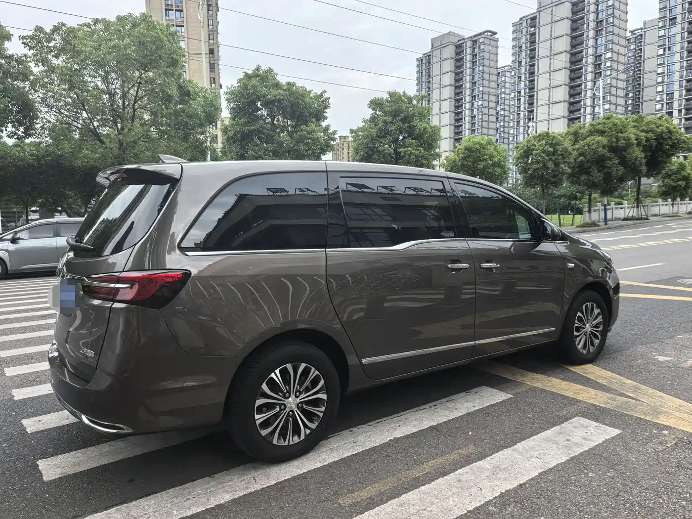 Buick GL8 2022 Land Business Class 652T Luxury фото 4
