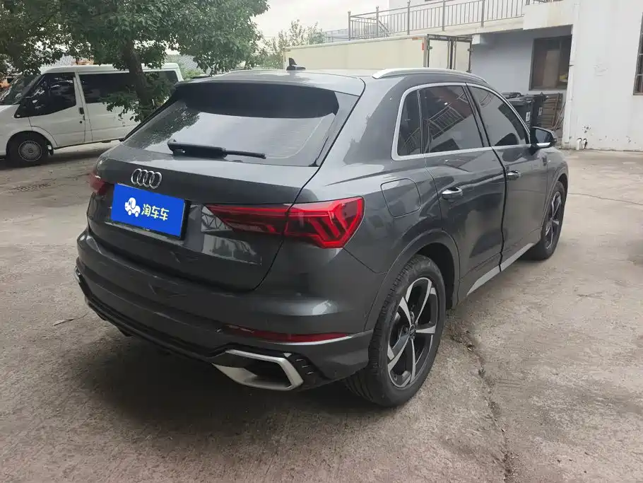 Audi Q3 2025 2025 quattro 45th Anniversary Edition 35TFSI Fashion Dynamic