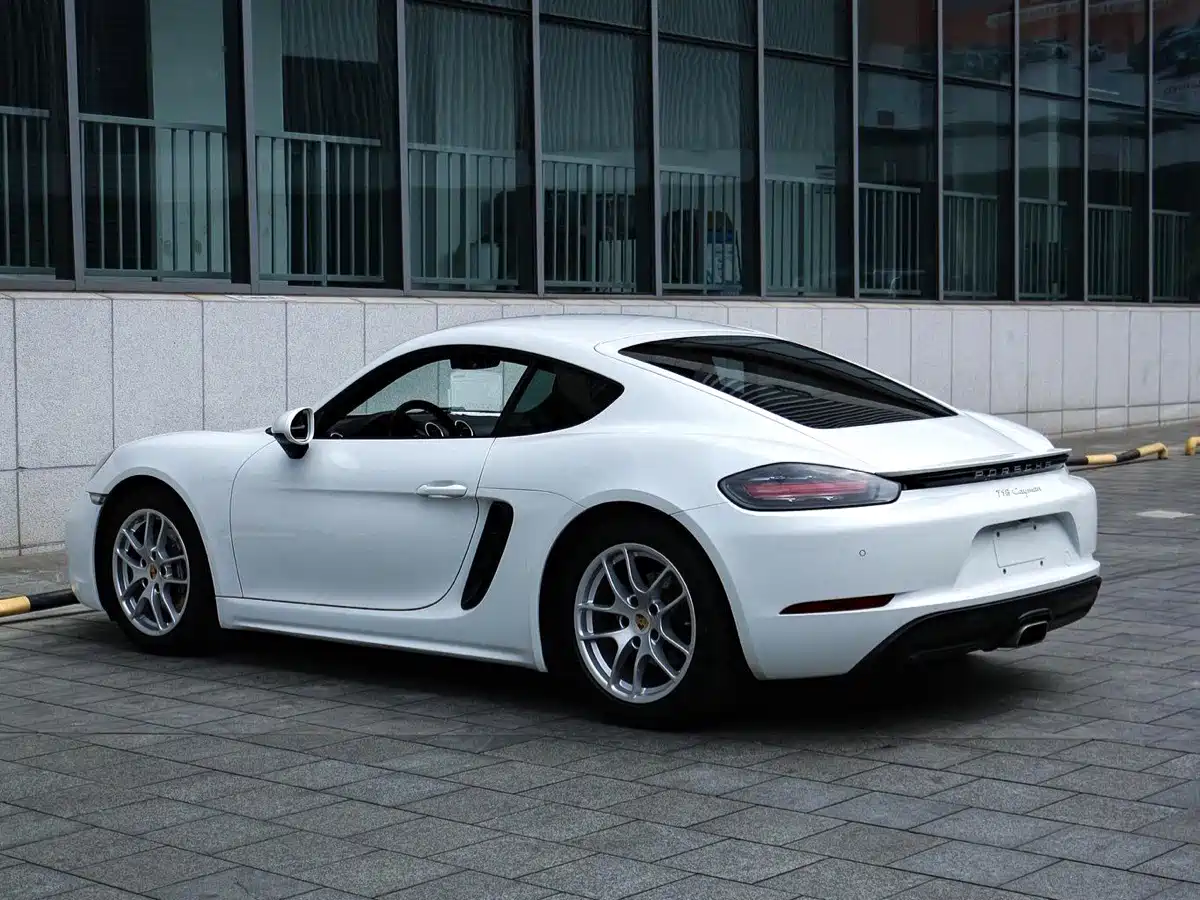 Porsche 718 2018 Cayman 2.0T фото 13