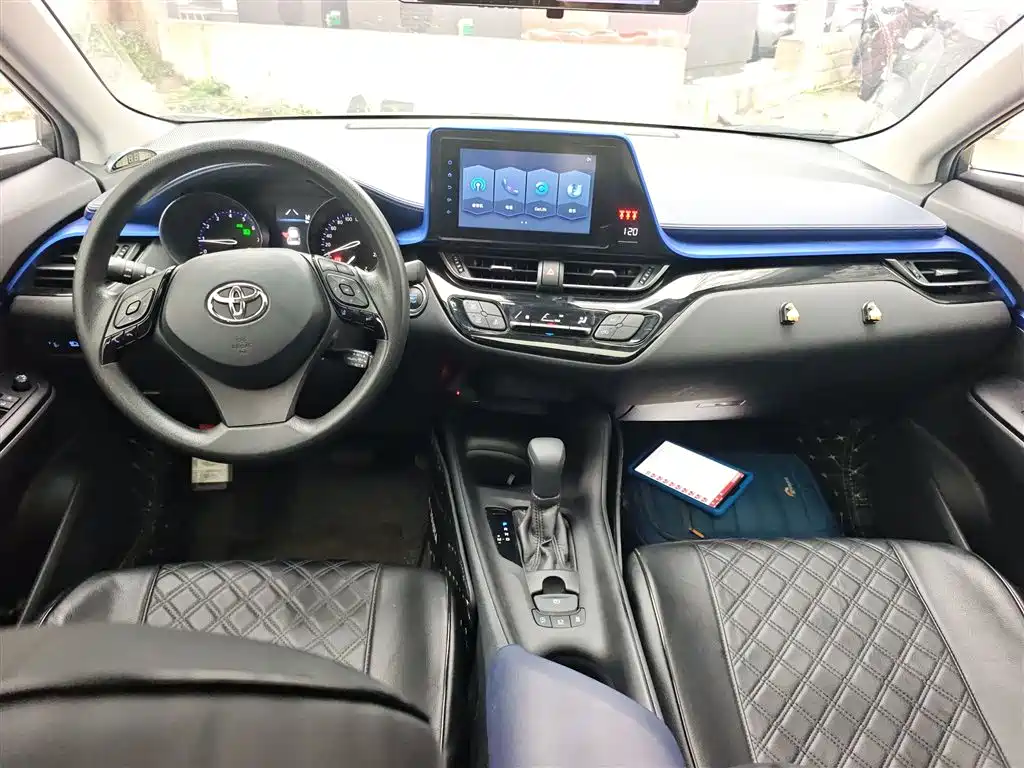 Toyota C-HR 2021 2.0L Comfort Edition фото 6