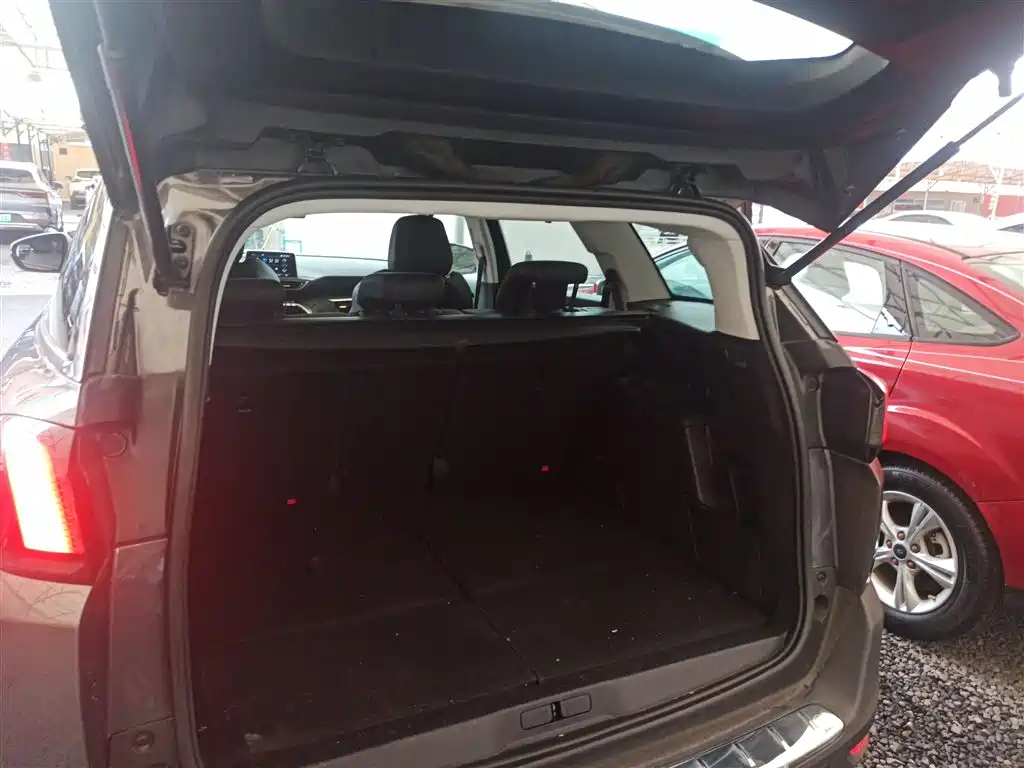 Peugeot 5008 2017 350THP 5-Seat Elite Edition фото 9