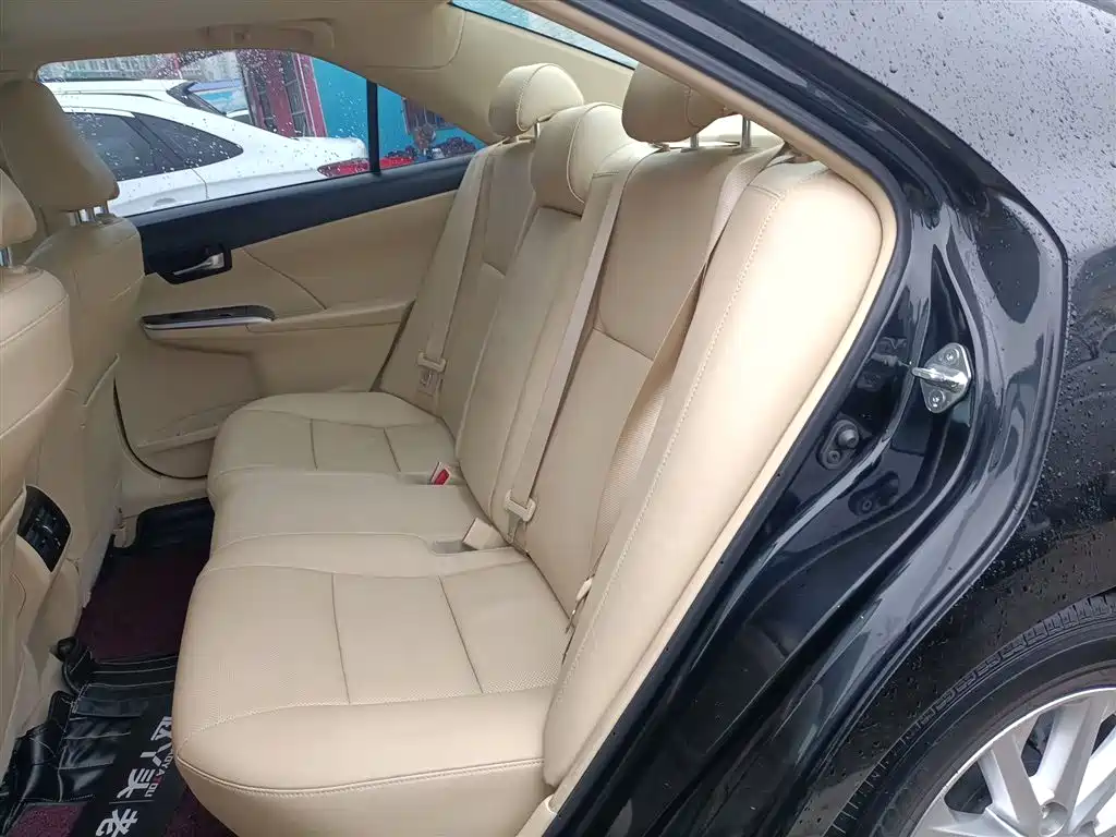 Toyota Camry 2015 2.0G Leading Edition фото 14