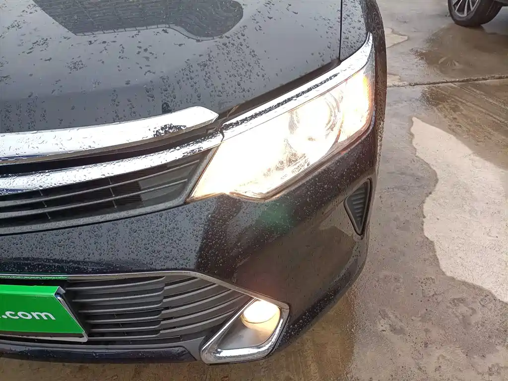 Toyota Camry 2015 2.0G Leading Edition фото 19