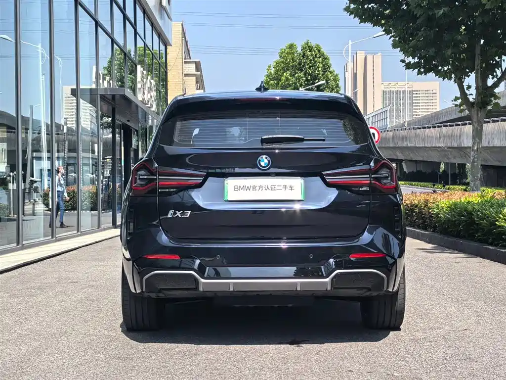 BMW iX3 2024 Innovation Leader фото 4
