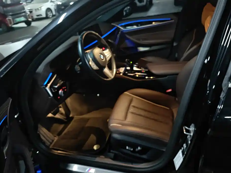 BMW 5 Series 2022 Model Second Facelift 525Li M Sport Package фото 9