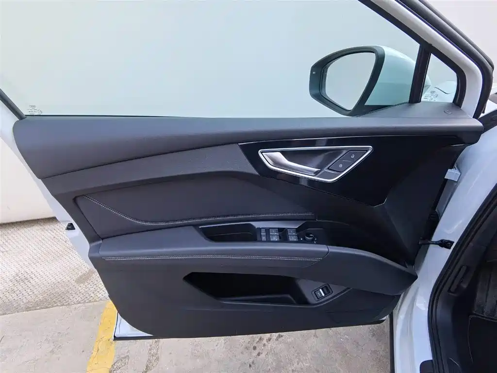 Audi Q4 e-tron 2024 40 e-tron Pioneer Edition фото 12
