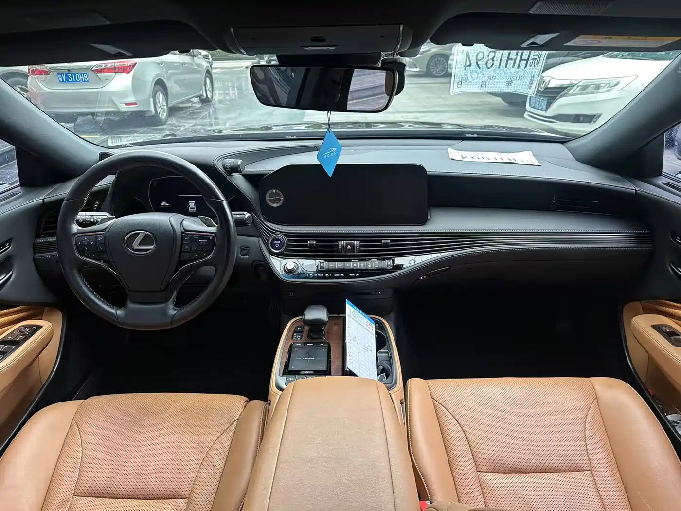 Lexus LS 2021 500h Excellence Edition фото 5