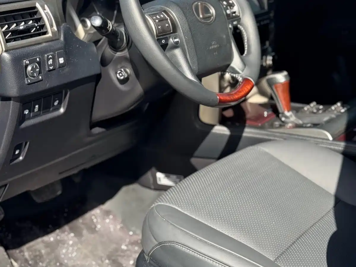 Фото 10 - Lexus GX