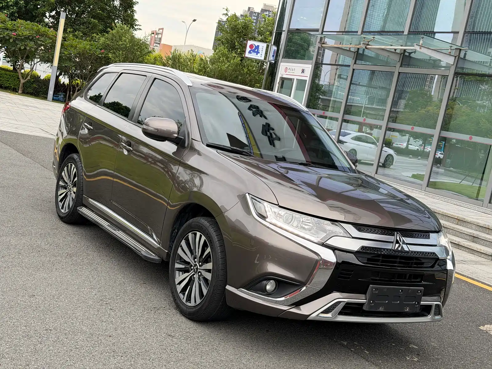 صورة 3 - Mitsubishi Outlander