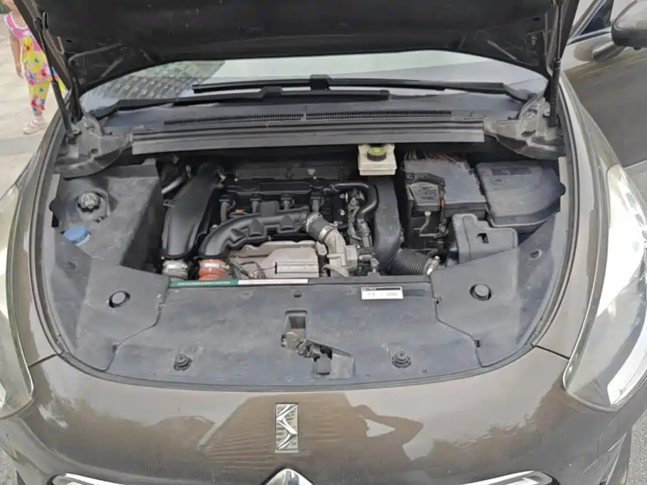 DS 5 2015 2014 1.6T Elegance THP160