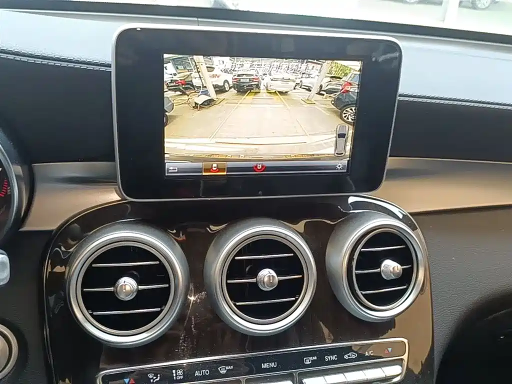 Mercedes-Benz GLC 2018 Facelift GLC 260 4MATIC Dynamic фото 13