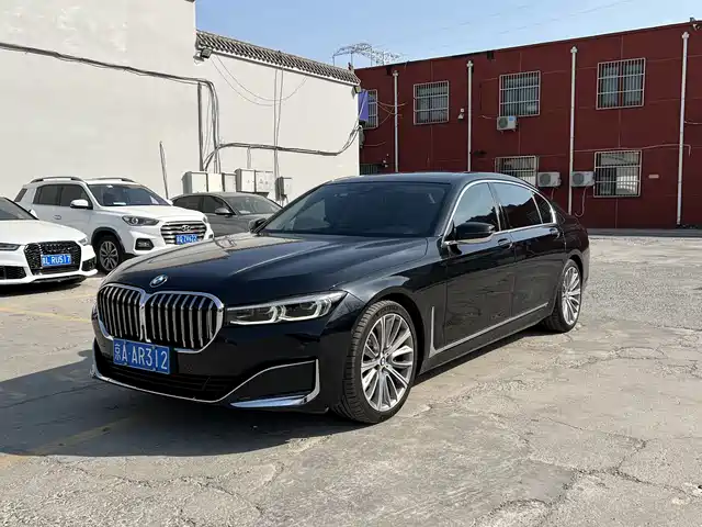 BMW 7 SERIES