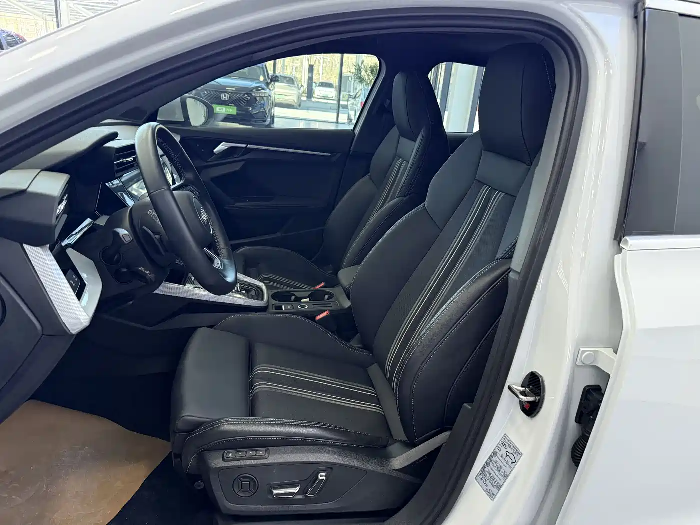 Audi A3 2023 Facelift Sportback 35 TFSI Fashion Sport фото 9