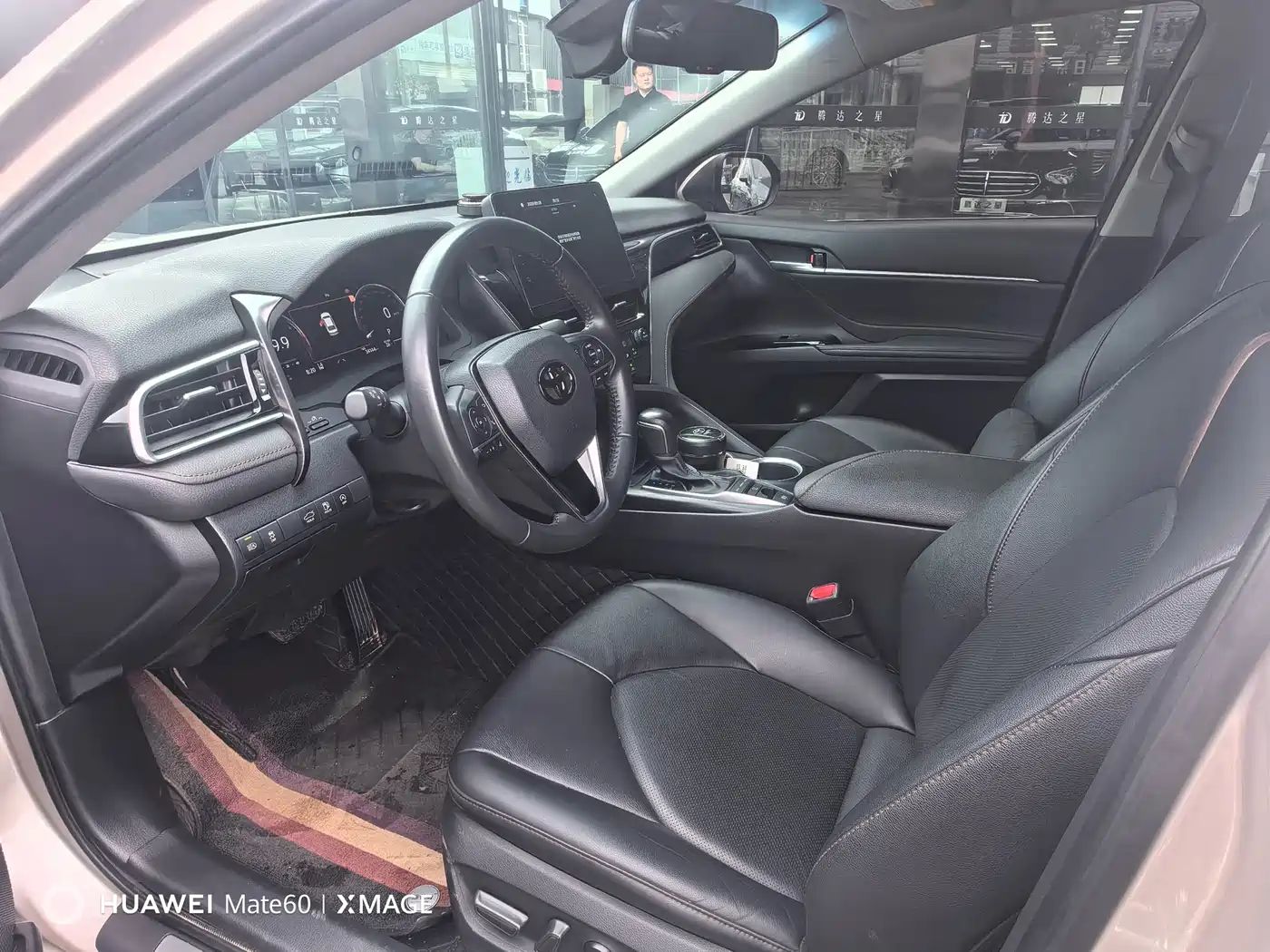 Toyota Camry 2023 2.5G Luxury Edition фото 4