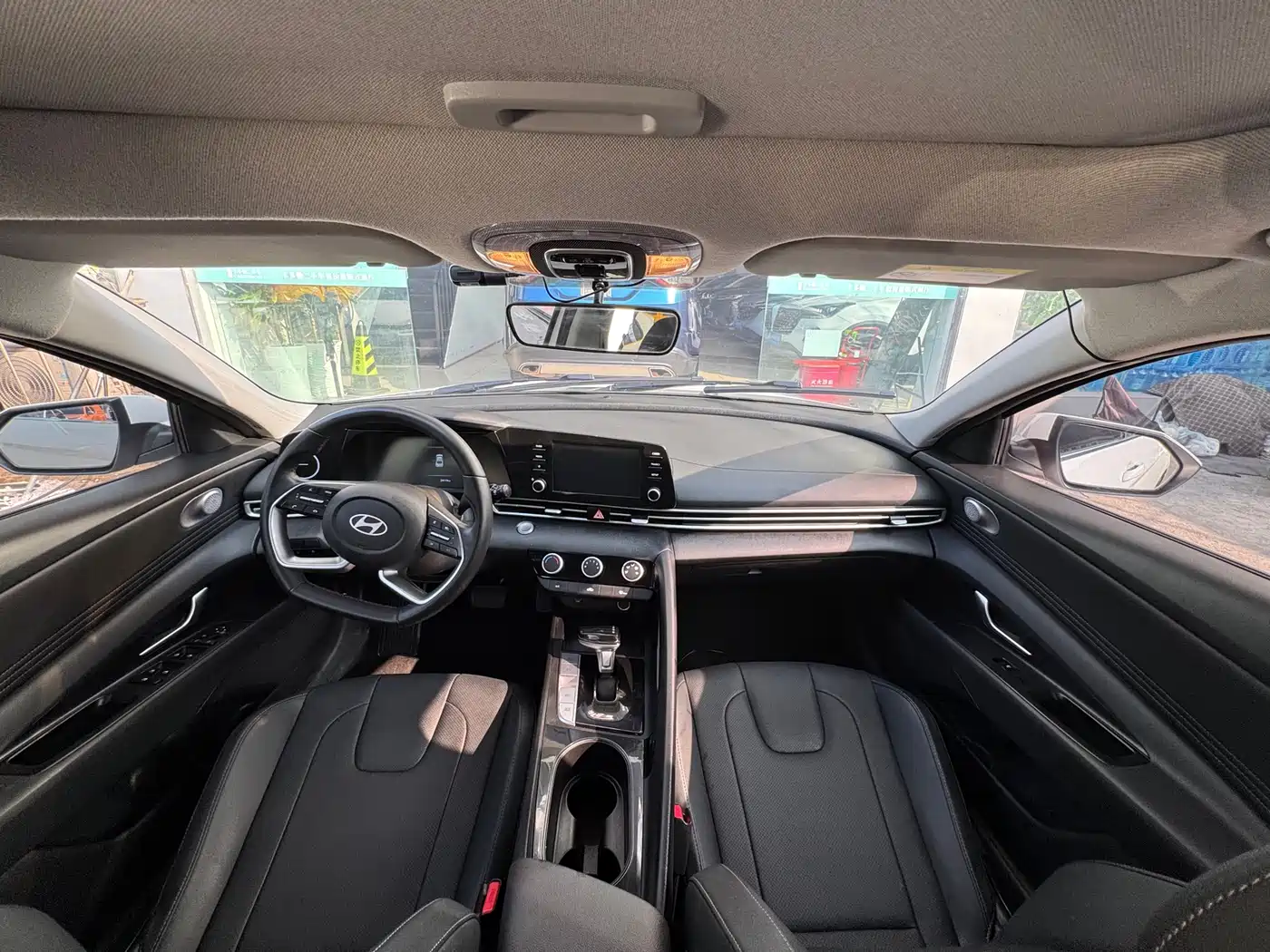 Hyundai Elantra 2023 1.5L CVT GLX Elite Edition фото 5