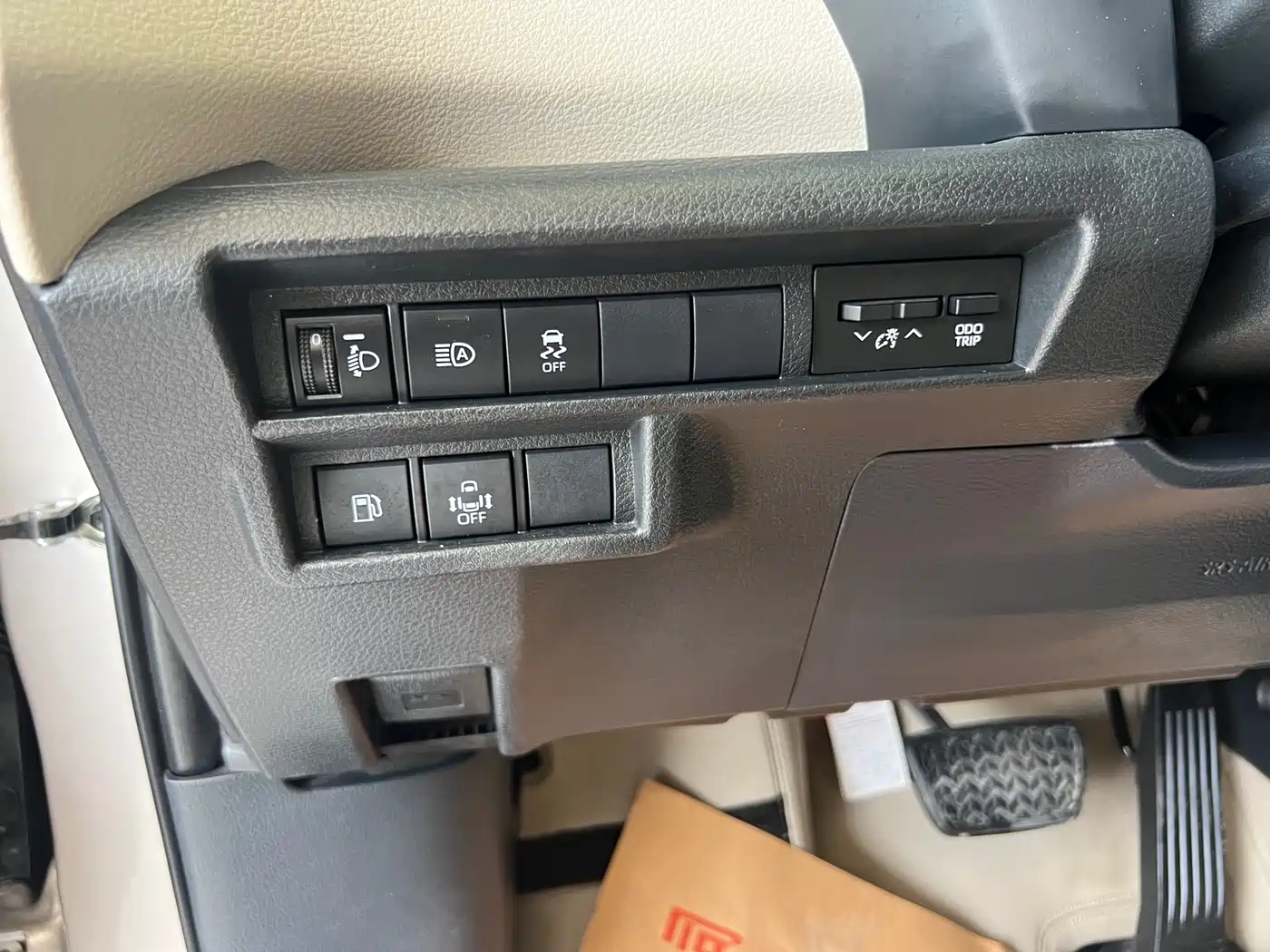 Toyota Sienna 2021 2.5L Hybrid Premium Edition фото 30