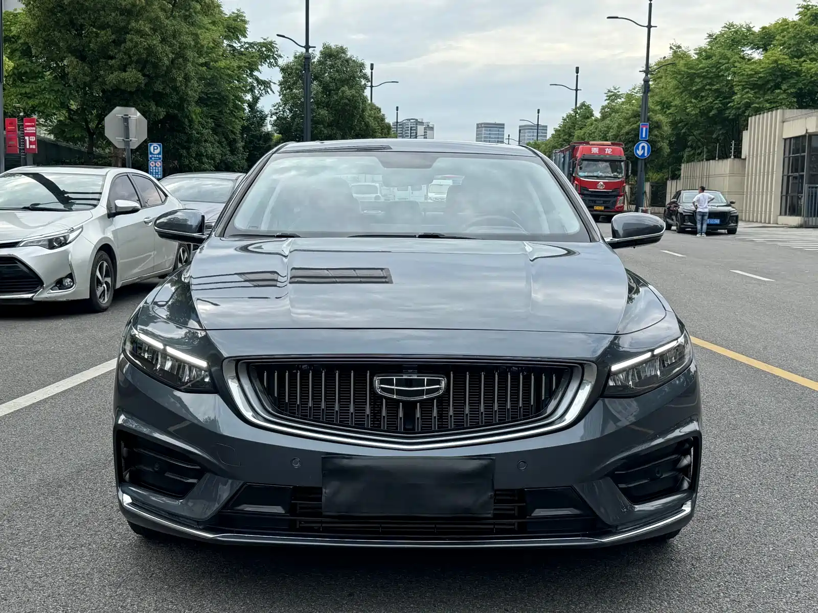 Фото 2 - Geely Preface