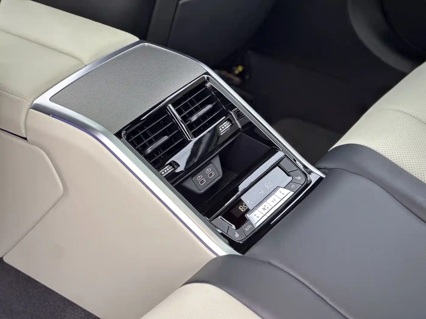 BMW 8 Series 2022 840i xDrive Gran Coupe M Sport Package фото 10