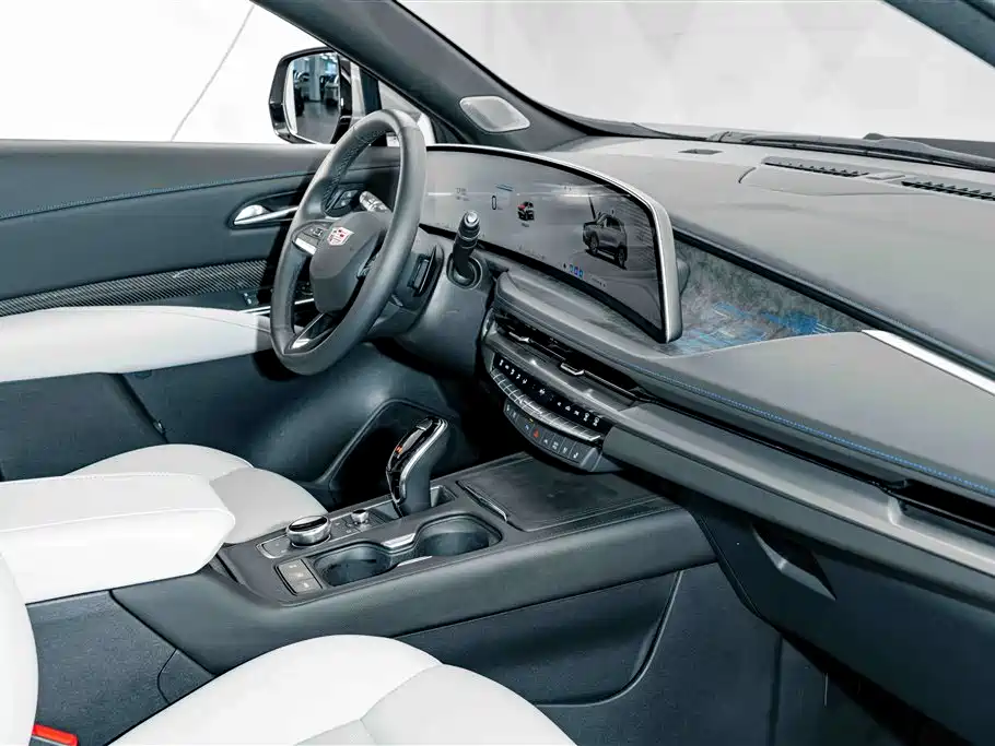 صورة 17 - Cadillac XT4