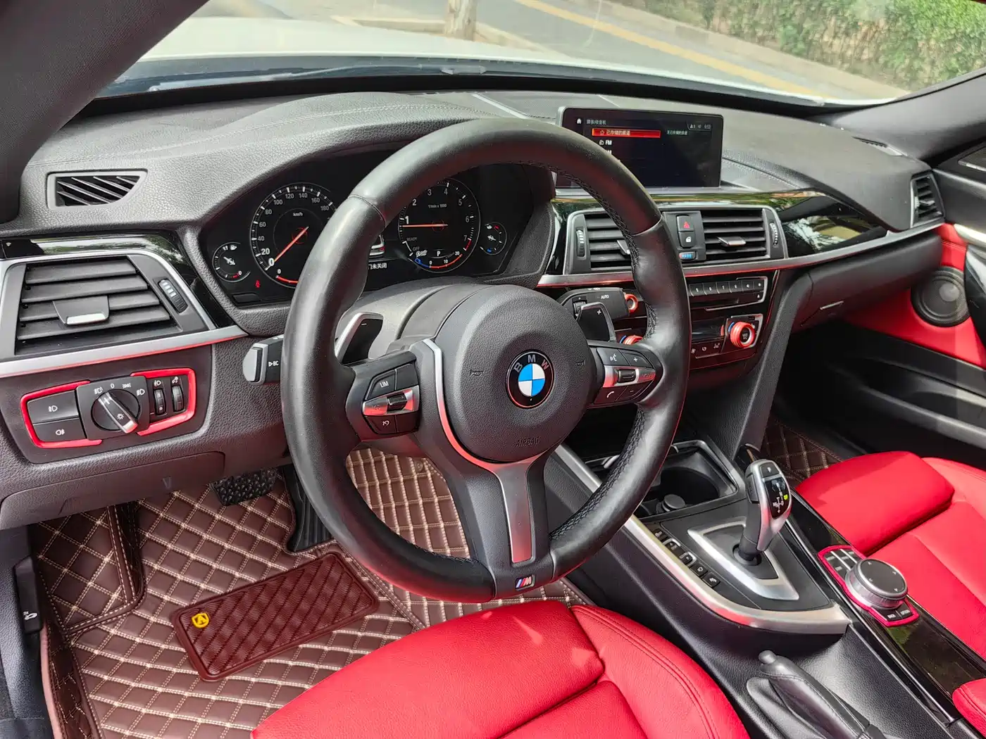 BMW 3 Series GT 2020 320i M Sport Black Night Edition фото 10