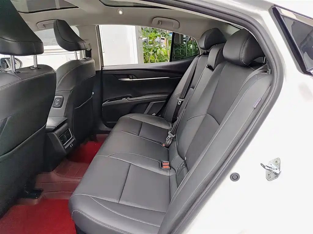 Toyota Camry 2024 Hybrid 2.0HG Premium Edition фото 8