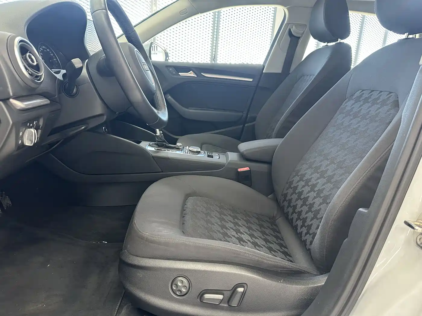 Audi A3 2014 Sportback 35 TFSI Automatic Fashion фото 4