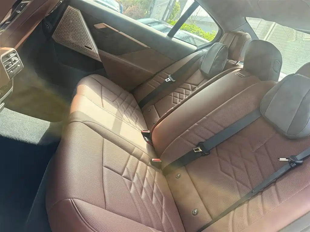 BMW 5 Series 2024 530Li Premium M Sport Package фото 19