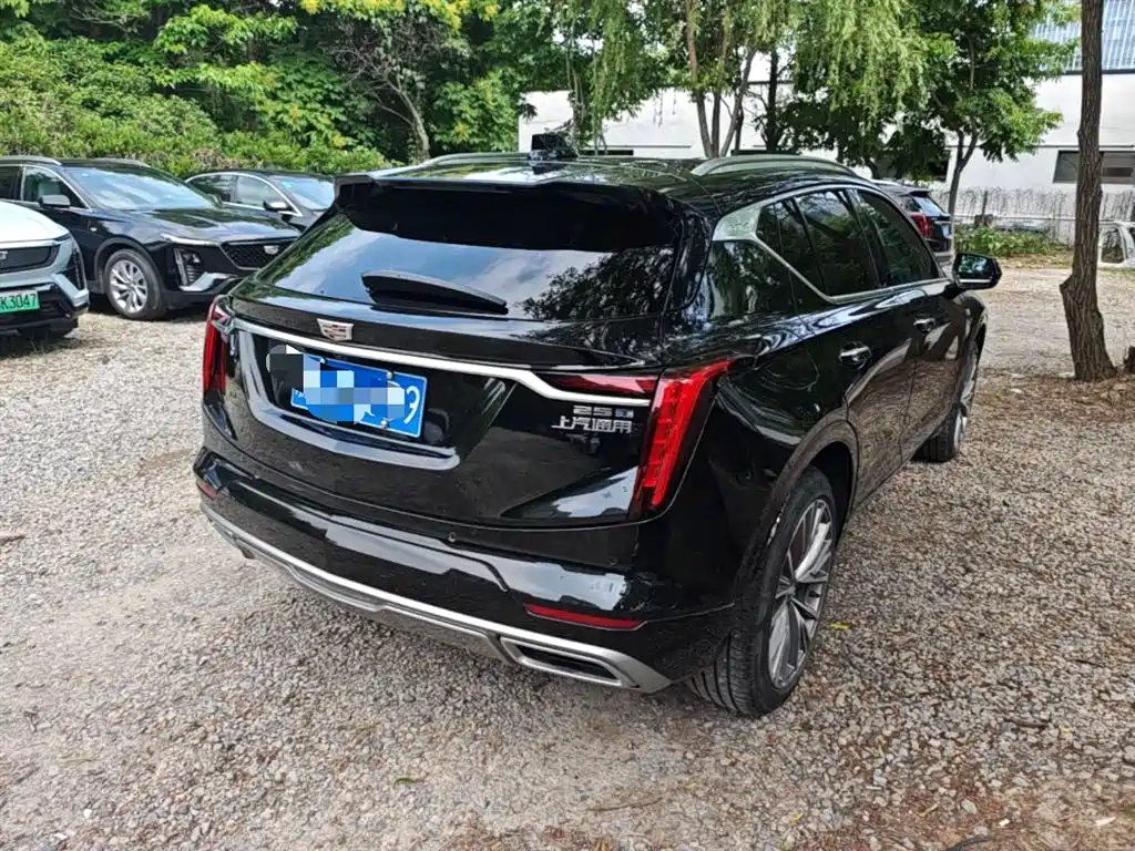 Cadillac GT4 2023 25T Luxury Edition фото 12