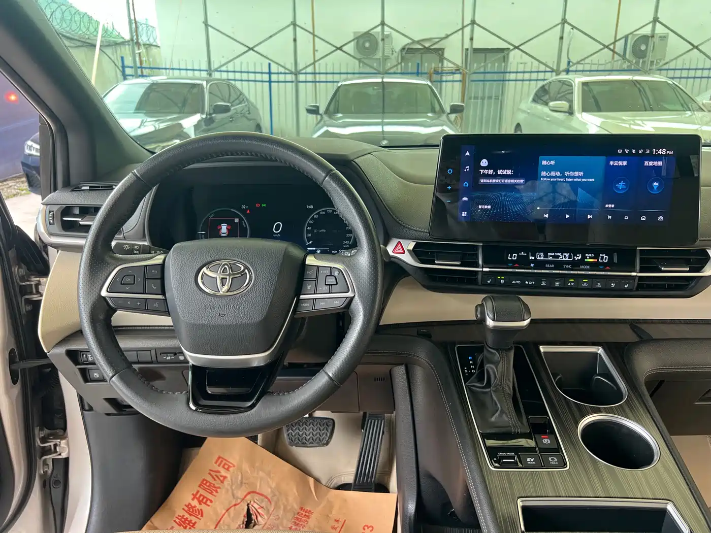 Toyota Sienna 2021 2.5L Hybrid Premium Edition фото 25