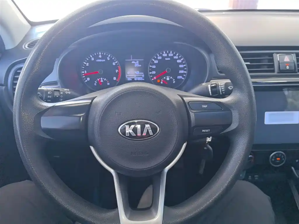 Kia K2 2017 Sedan 1.4L MT 15th Anniversary Special Edition GLS фото 11