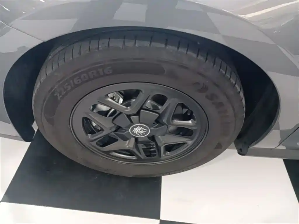 BYD Qin PLUS 2025 DM-i Smart Drive 55KM Leader фото 23