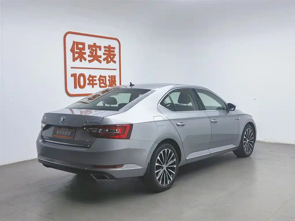 Škoda Superb 2018 TSI330 DSG Luxury Edition China V фото 2