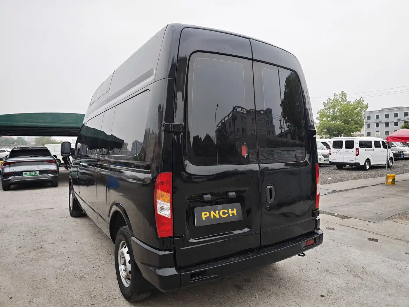 SAIC Maxus Xintu V80 2019 2.0T Plus AMT Aoyun Long Wheelbase Medium Roof 7-seater фото 17
