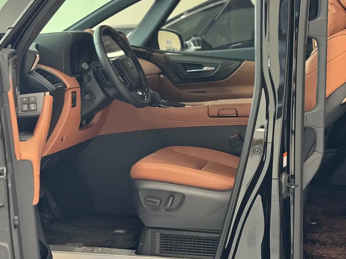Toyota Vellfire 2026 2024 Crown Hybrid 2.5L Premium Edition