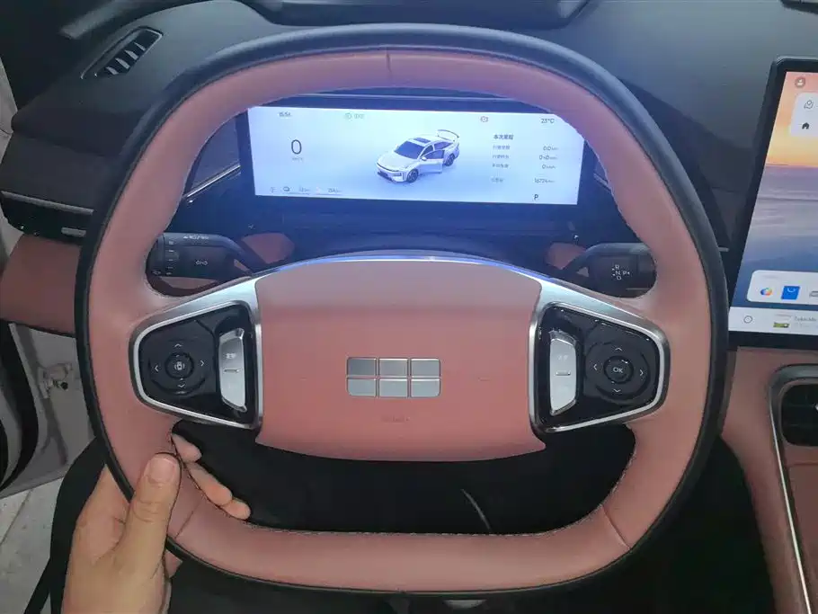 Geely Galaxy Galaxy L6 2025 EM-i 140km Starship Edition фото 15