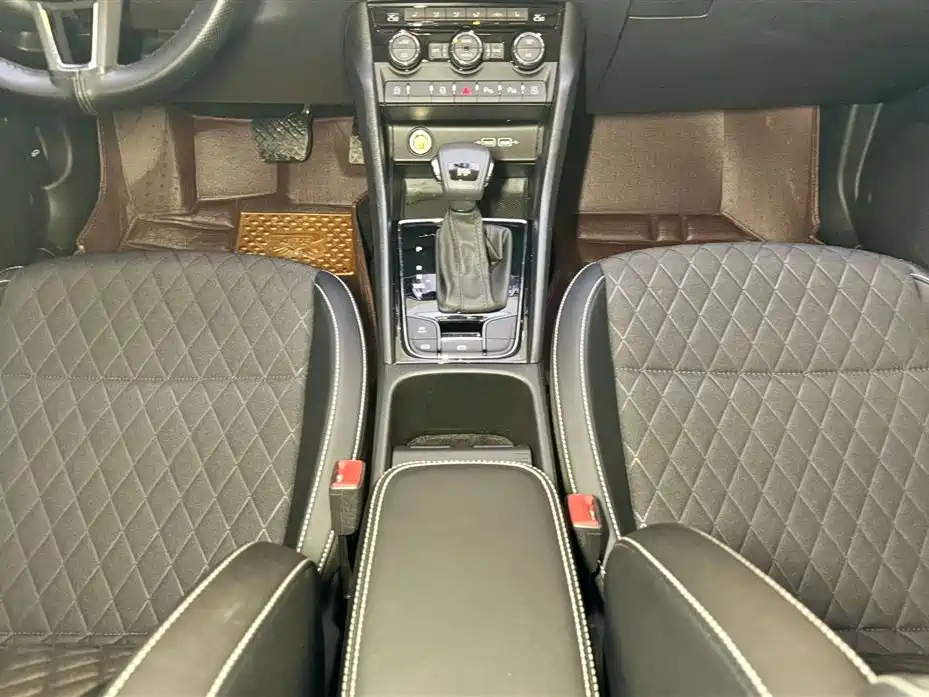 Škoda Karoq 2021 TSI280 Luxury Edition фото 20