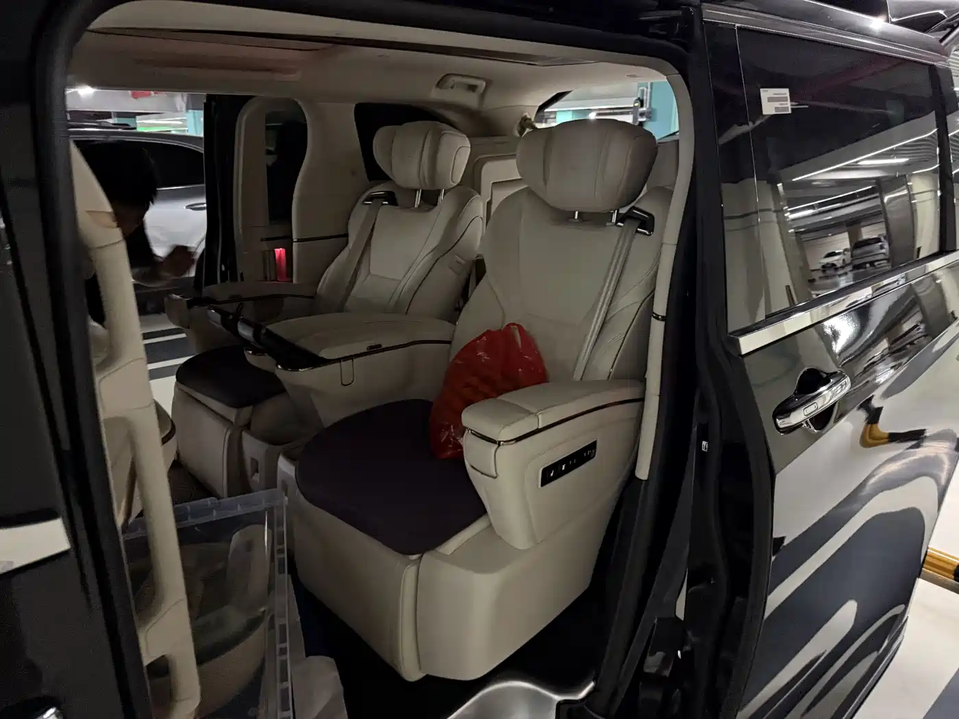 Lexus LM 2026 2023 500h 6-Seater Prestige Edition