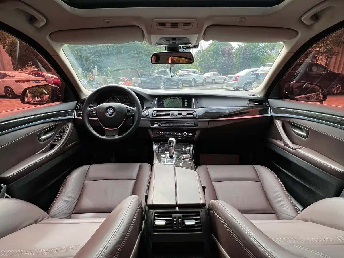 BMW 5 Series 2014 525Li Luxury Design Package фото 10