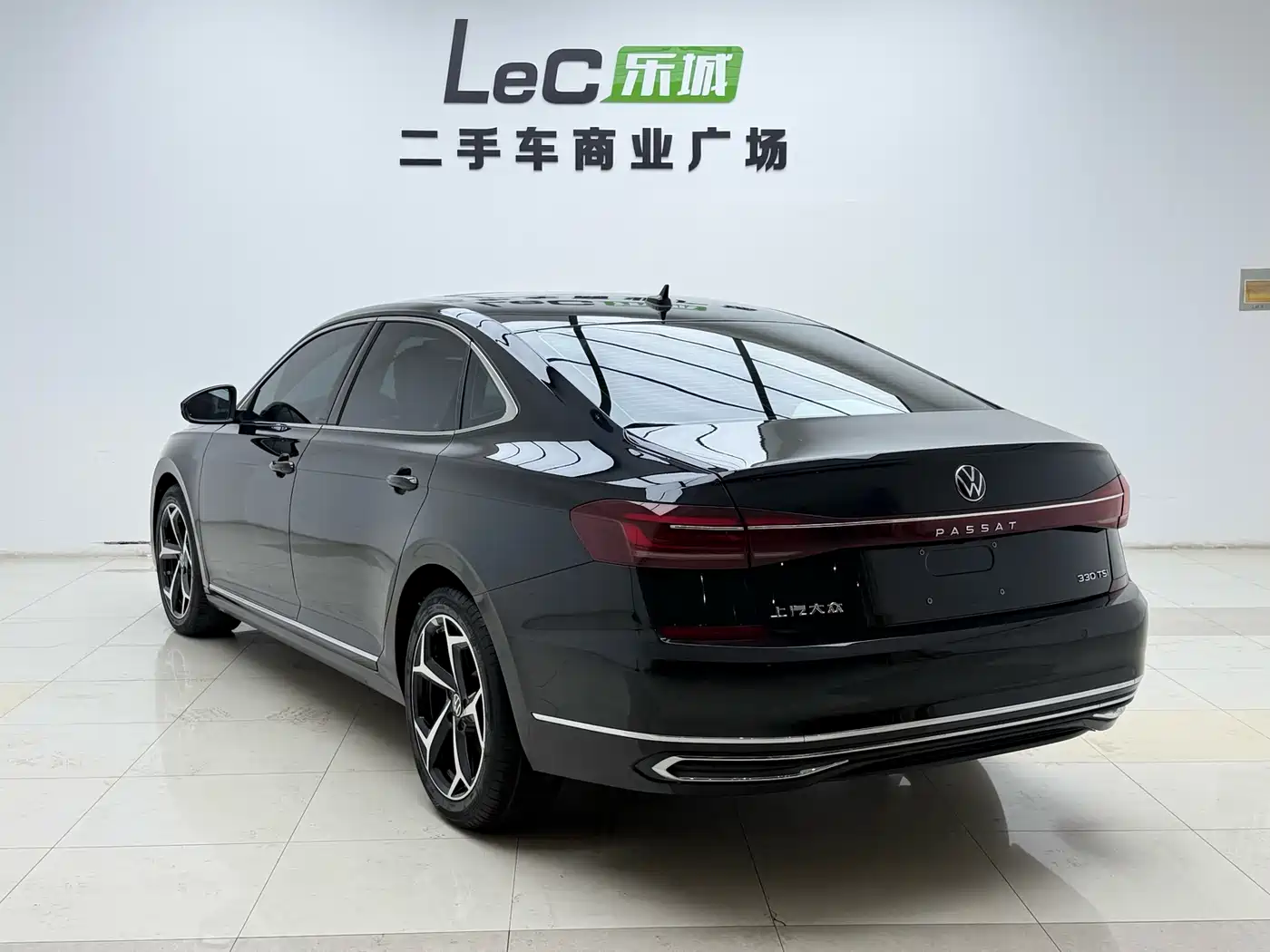 Volkswagen Passat 2023 330TSI Starlight Elite Edition фото 6