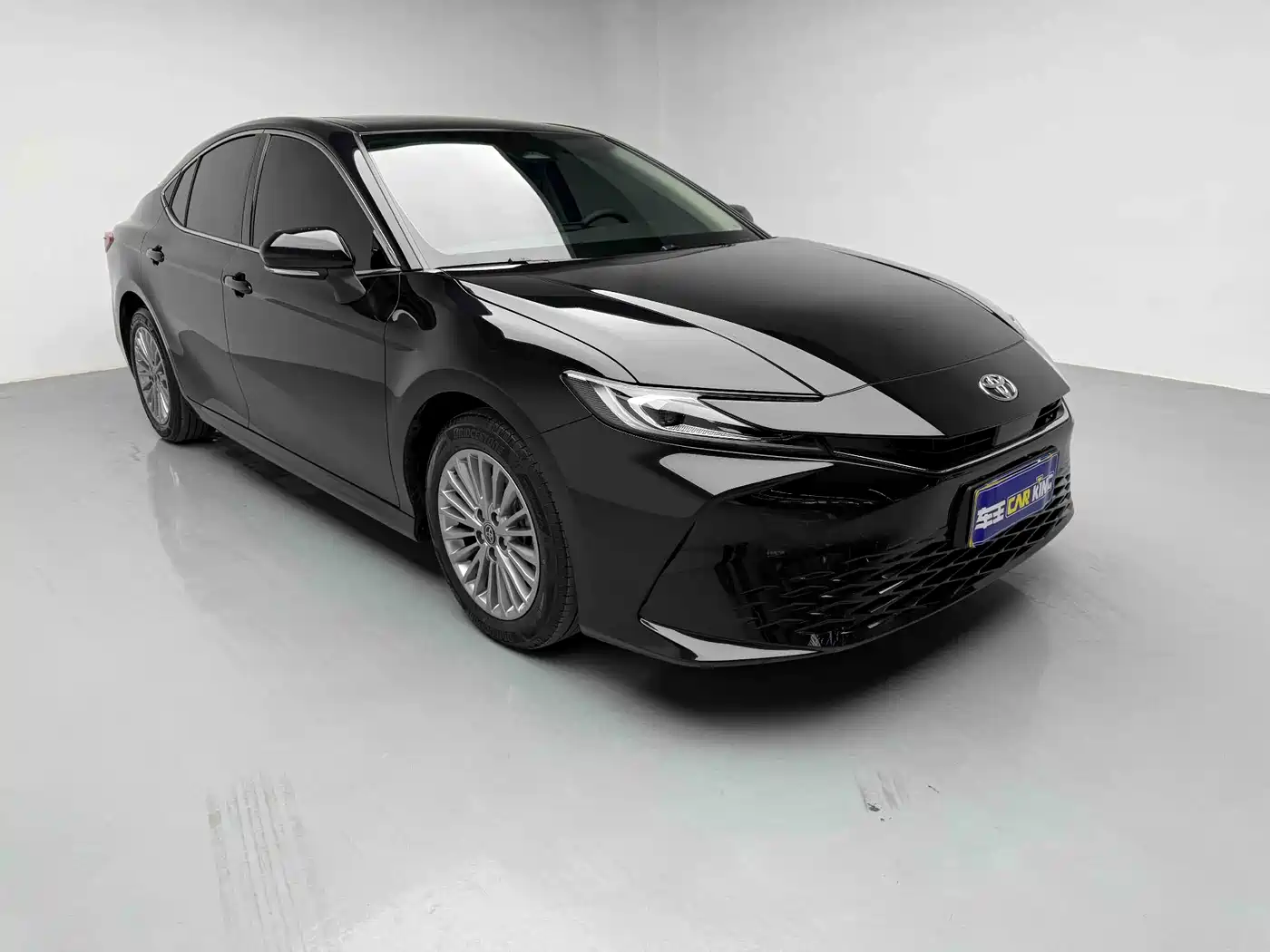 Toyota Camry 2026 Hybrid 2.0HE Elite Edition фото 17