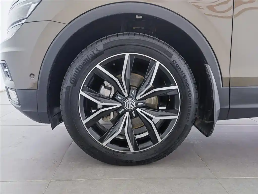 Volkswagen Tiguan L 2017 380TSI Automatic 4WD Ultimate Flagship Edition фото 17