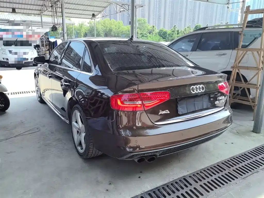 Audi A4L 2016 35 TFSI Heritage Edition S line Luxury фото 5