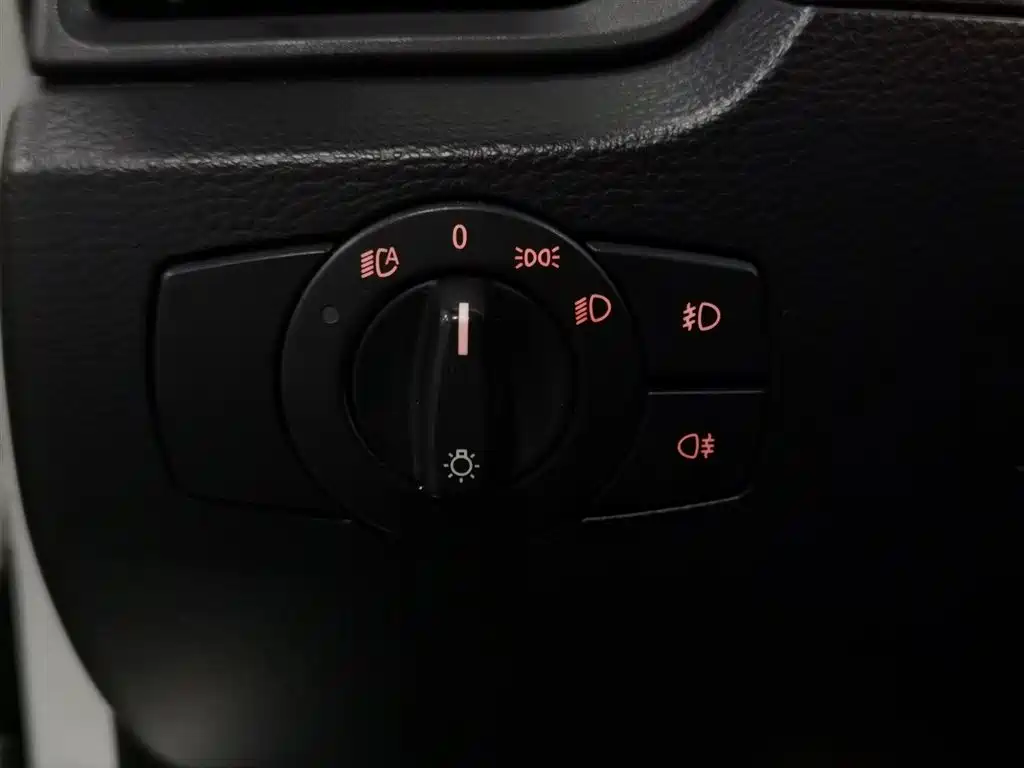 BMW X1 2012 2012 sDrive20i Leading Model