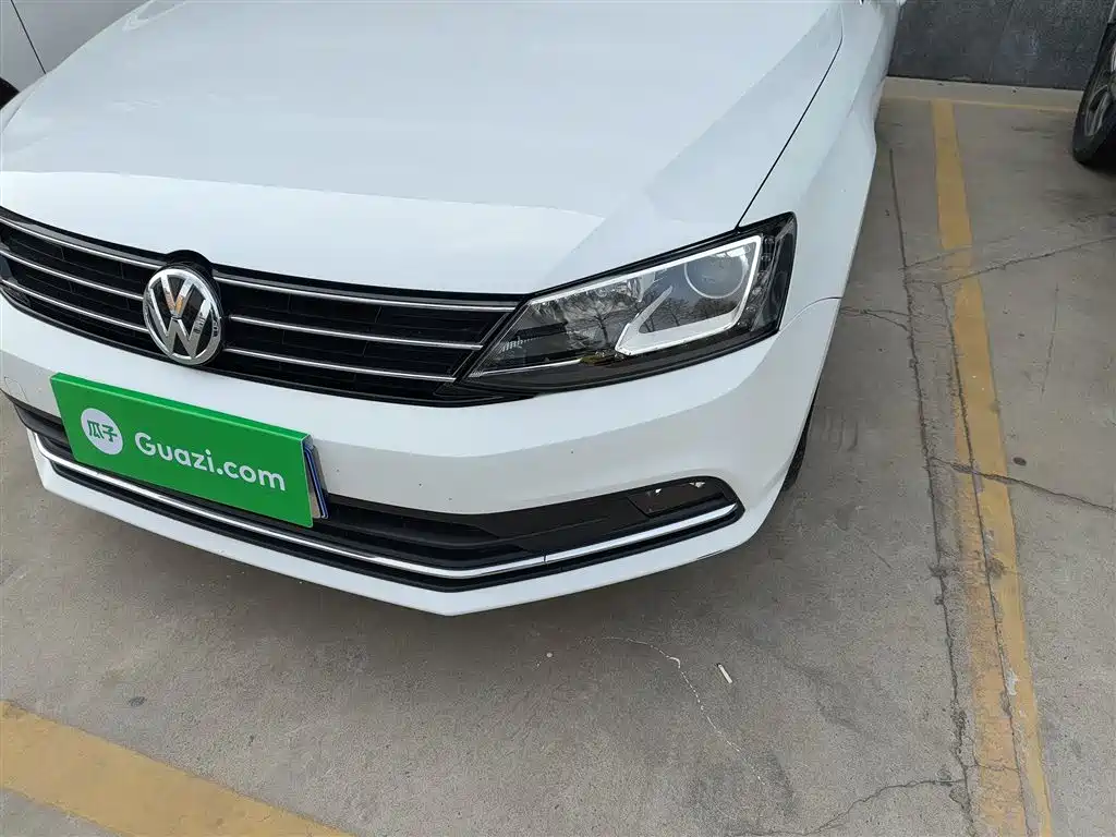 Volkswagen Sagitar 2015 230TSI Automatic Comfort фото 24