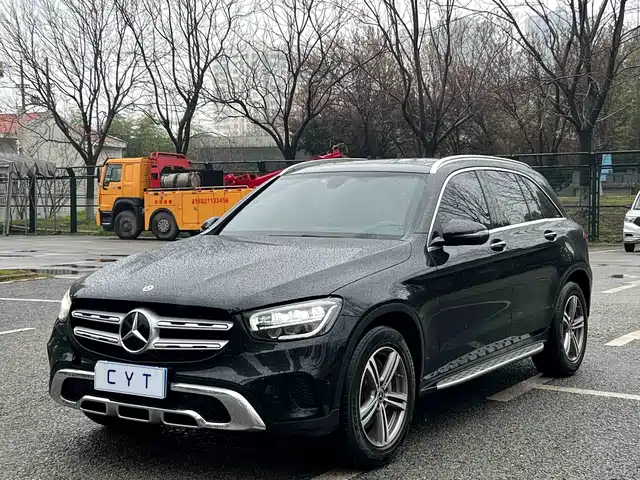 MERCEDES-BENZ GLC