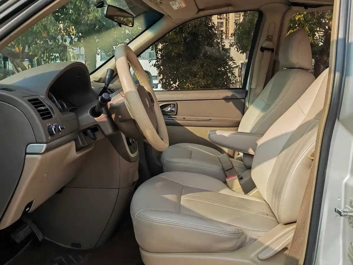 Buick GL8 2013 2.4L Classic фото 6